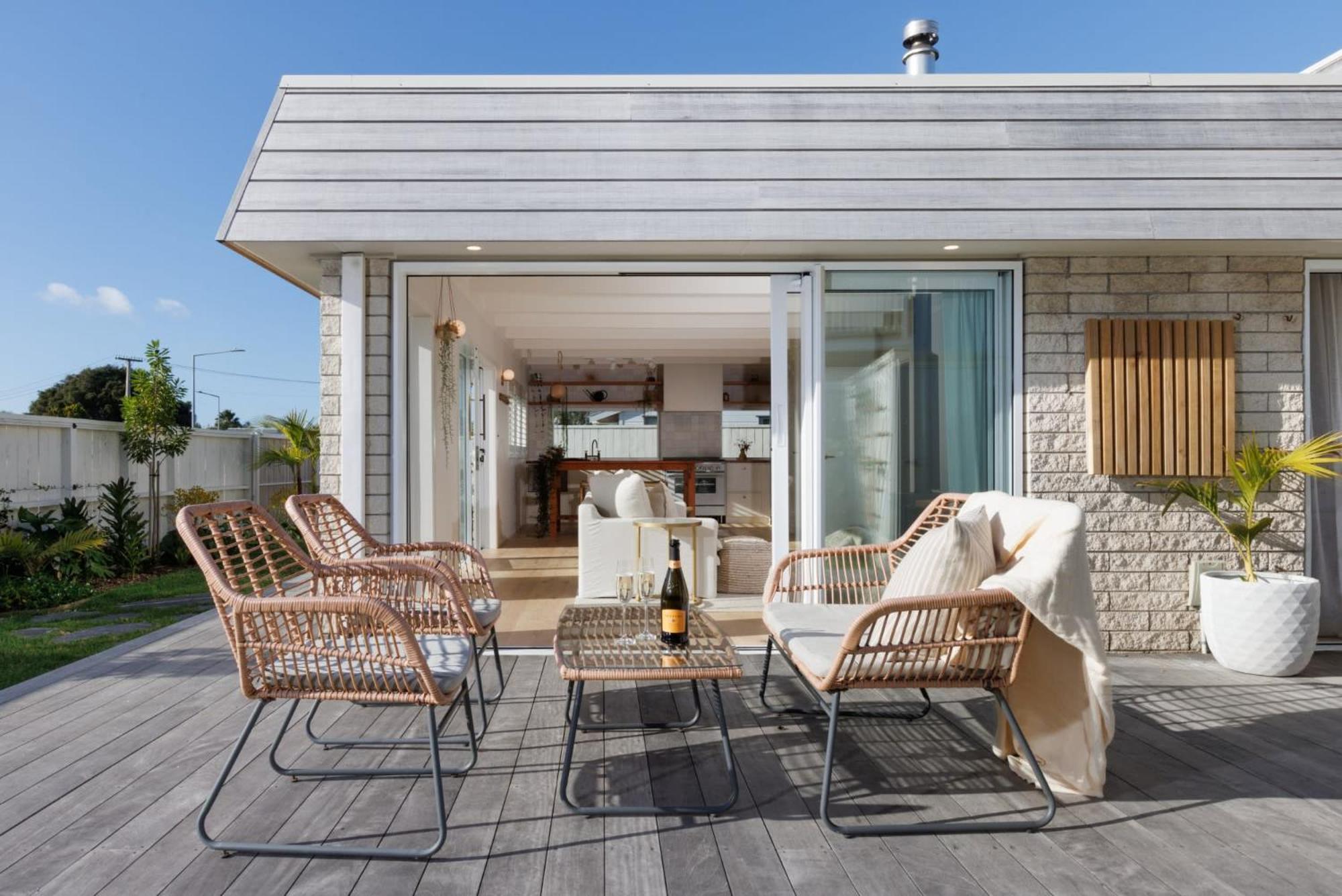 The Endless Summer Home - Beach And Town Location Маунт-Маунгани Экстерьер фото